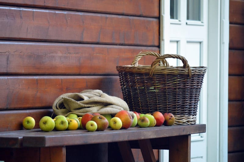 Panier à linge banc : rangement et assise combinés