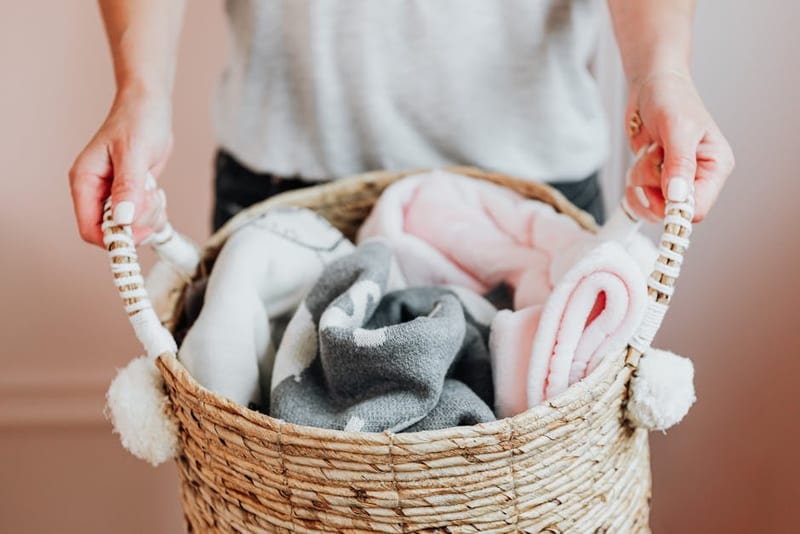 Panier à linge bébé : doux et sécurisé pour les tout-petits