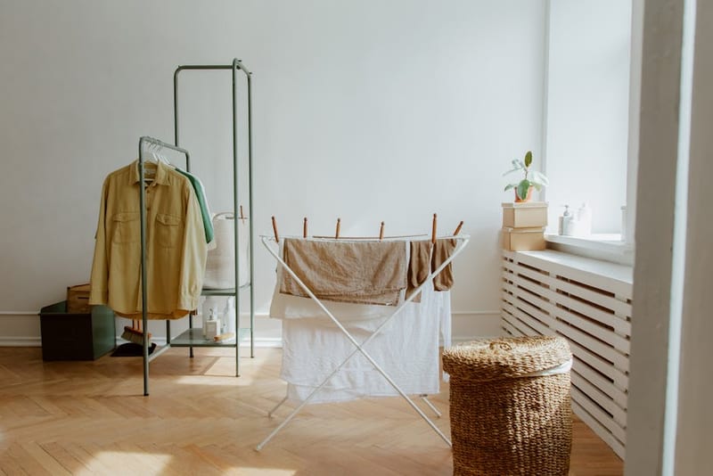 Panier à linge double : deux compartiments pour un tri facile